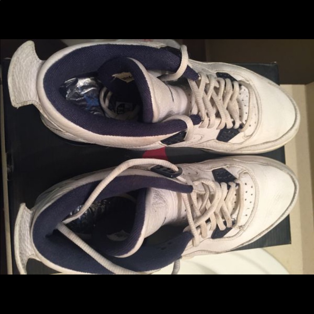 Shoes - Picture 2 of 4